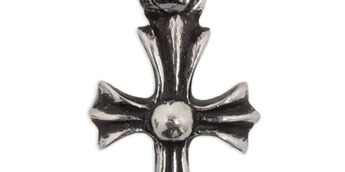 Chrome Hearts Necklace: A Signature Piece for Luxury Street Style